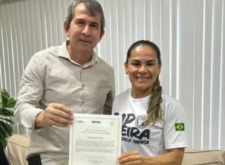 Prefeito Bemtivi recebe capoeirista convocada para a Seleção Brasileira e promete apoio para competição no Peru