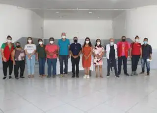 Prefeito Beto Pinto acompanhado da 1ª dama Lana Pinto recepcionam comitiva internacional em visita a Medeiros Neto