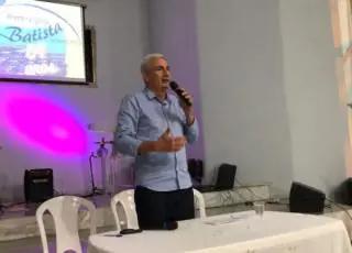 Prefeito Beto Pinto apresenta o 34º Arraiá do Água Fria ao comércio local durante evento em Medeiros Neto