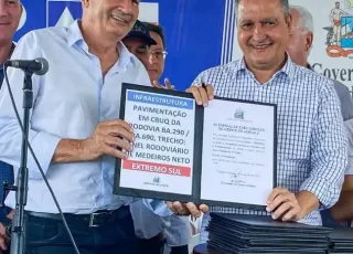 Prefeito Beto Pinto conquista várias obras junto ao governador Rui Costa durante assinatura de ordens de serviço para Medeiros Neto