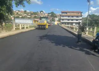 Prefeito Beto Pinto inicia revitalização de ponte sobre o Rio Itanhém e outras vias do Centro de Medeiros Neto