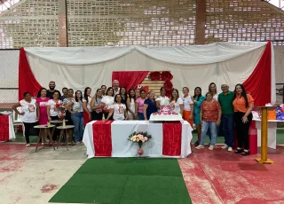 Prefeito Beto Pinto participa de homenagem às mães dos alunos Escola Christinna de Amarante e Mota, no Uldurico Pinto