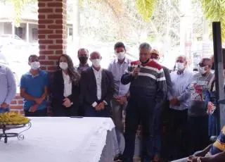 Prefeito Calixto recebe os deputados Claudio Cajado e Robinho para o café da manhã na sua fazenda em Ibirapuã
