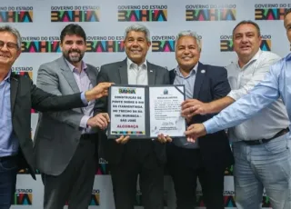 Prefeito de Alcobaça recebe autorização para construção de ponte sobre o Rio Itanhentinga