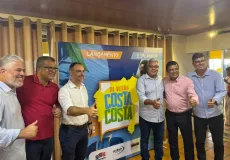 Prefeito de Alcobaça, Zico de Baiato participa do lançamento do III Verão Costa a Costa em Salvador