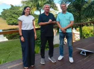 Prefeito de Teixeira de Freitas declara apoio a  reeleição do senador Coronel