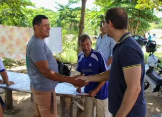 Prefeito de Teixeira de Freitas,  Dr. Marcelo Belitardo  visita bairro do Teixerinha onde será construído o Parque Municipal 