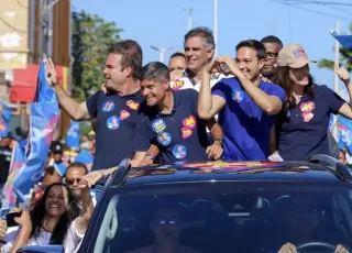 Prefeito de Vera Cruz recebe ACM Neto com festa e povo comemora