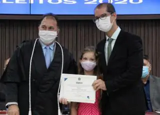 Prefeito Marcelo Belitardo e vereadores são diplomados em Teixeira de Freitas
