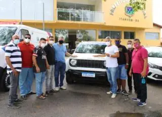 Prefeito Mildson faz entrega de veículos e máquinas para atender demandas da população