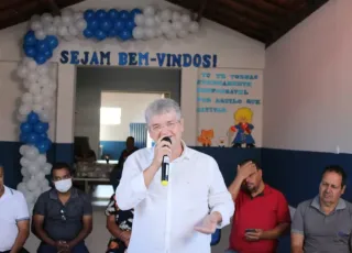 Prefeito Mildson inaugura reforma de escola e anuncia quatro novas escolas, uma creche e três quadras poliesportivas para Itanhém