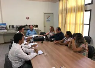 Prefeito Temóteo Brito e Secretário de Educação se reúnem com representantes da APLB e firmam compromisso com a categoria