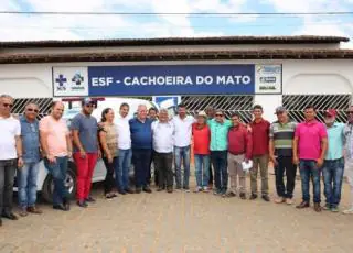 Prefeito Temóteo Brito entrega ambulância para população do Distrito de Cachoeira do Mato