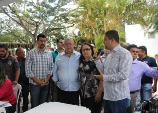 Prefeito Temóteo Brito faz entrega de ambulâncias, veículo do Conselho Tutelar e novos equipamentos odontológicos