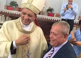 Prefeito Temóteo Brito participa da Ordenação Episcopal do novo Bispo de Teixeira de Freitas