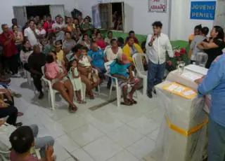 Prefeito Temóteo se reúne com moradores de Cidade de Deus