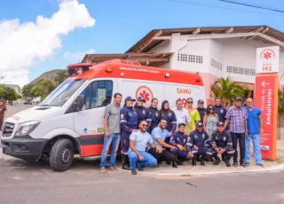 Prefeito Tonzinho entrega novos uniformes aos colaboradores do SAMU, Centro de Endemias e aos Vigilantes de Lajedão