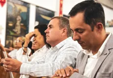 Prefeito Tonzinho participa da posse de novo bispo e destaca momento de fé e união na região