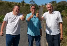 Prefeito Tonzinho recebe secretário estadual e prefeitos para vistoria de obras em Lajedão