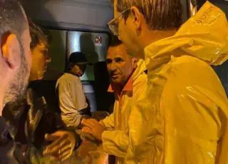 Prefeito visita áreas críticas e Secretarias realiza atendimento à população afetada pela chuva