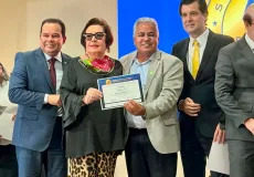 Prefeito Zico de Baiato recebe Selo de Transparência dos Festejos Juninos 2026 em cerimônia realizada em Salvador