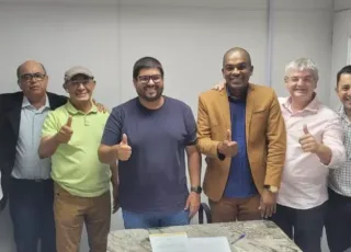 Prefeito Zico de Baiato visita Bahia Tursa para tratar do Verão 2022/2023 em Alcobaça