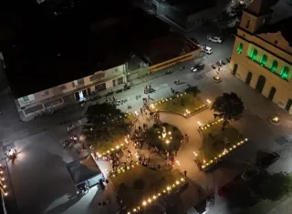 Prefeito Zico entrega revitalização da Praça da Igreja de São Bernardo e anuncia novas obras para Alcobaça
