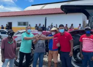 Prefeito Zico faz entrega de trator e assina ordem de Serviço para construção de Unidade de Saúde na comunidade de Canta Galo