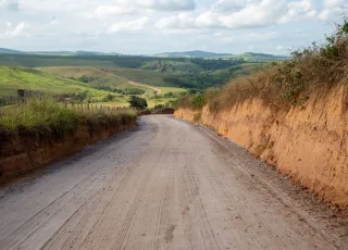 Prefeitura conclui recuperação de estradas da zona rural de Teixeira de Freitas