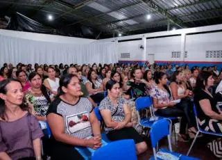 Prefeitura de Ibirapuã adianta 13º dos professores e aquece economia local