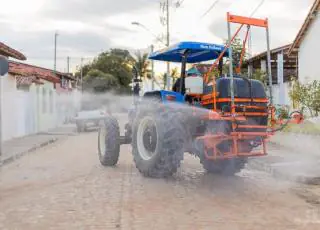 Prefeitura de Ibirapuã desinfeta principais ruas da cidade em prevenção ao coronavírus