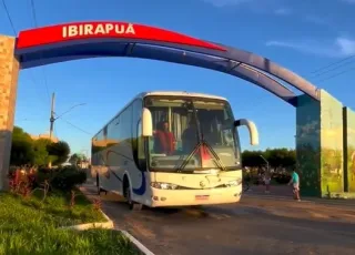 Prefeitura de Ibirapuã reforça transporte universitário com novo ônibus climatizado