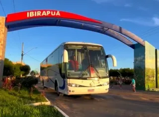 Prefeitura de Ibirapuã reforça transporte universitário com novo ônibus climatizado