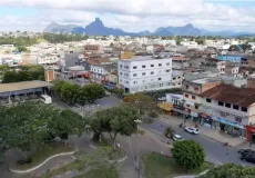 Prefeitura de Itamaraju inicia pavimentação de ruas do bairro Itatiaia