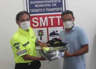 Prefeitura de Itamaraju realiza entrega de novos uniformes para Agentes de Transito