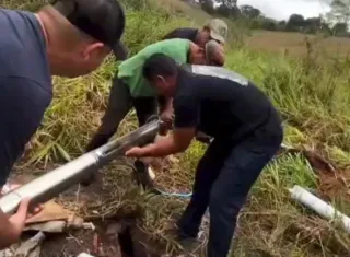 Prefeitura de Lajedão busca bomba em Teixeira de Freitas para acelerar retomada do abastecimento de água