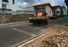 Prefeitura de Lajedão intensifica retirada de entulho e galhos e anuncia retomada regular da coleta