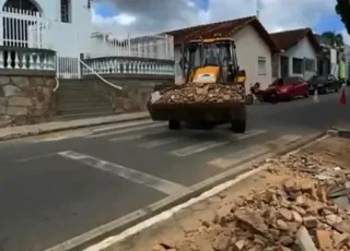 Prefeitura de Lajedão intensifica retirada de entulho e galhos e anuncia retomada regular da coleta