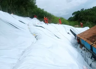 Prefeitura de Medeiros Neto conta com efetivo maior dos Bombeiros em ações preventivas; encosta recebeu contenção