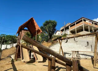 Prefeitura de Medeiros Neto entra na reta final em construção de parque na rua Espírito Santo