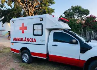 Prefeitura de Medeiros Neto entrega ambulância para a comunidade de Juracitaba