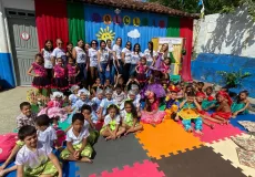 Prefeitura de Medeiros Neto realiza  apresentação do projeto "Folclore" na Escola Municipal Branca de Neve
