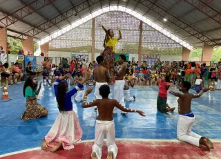 Prefeitura de Medeiros Neto realiza culminância do Projeto Consciência Negra com alunos, familiares e equipe da Escola Christinna