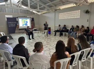 Prefeitura de Medeiros Neto realiza reunião estratégica sobre a situação das enchentes