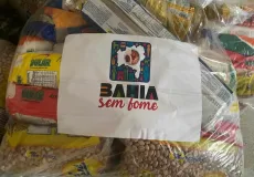 Prefeitura de Medeiros Neto recebe 300 cestas básicas do programa Bahia Sem Fome