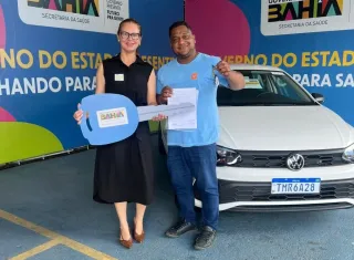 Prefeitura de Medeiros Neto recebe carro 0km para apoio logístico na saúde