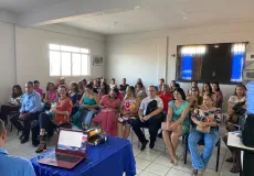 Prefeitura de Medeiros Neto reúne profissionais da EJA e Educação do Campo durante palestra sobre empreendedorismo