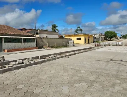 Prefeitura de Mucuri conclui nova etapa da pavimentação da Avenida Rio Mucuri em Itabatã