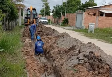 Prefeitura de Mucuri em parceria com a Embasa amplia rede de abastecimento de água no bairro 1º de Maio