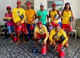 Prefeitura de Mucuri entrega novos uniformes e equipamentos para os salva-vidas do Município